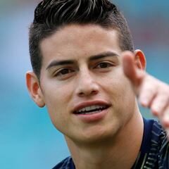 Presidente de Napoli habla sobre negociación con James