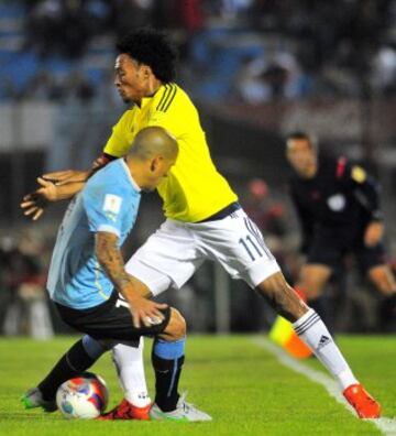 Uruguay golea a Colombia 3-0 en el Centenario