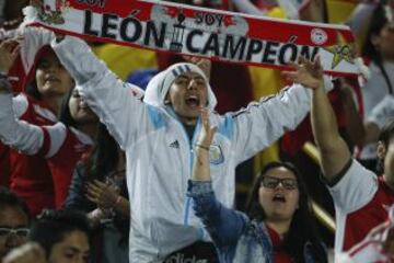 Más de 20 mil personas llegaron al Campín para alentar a Santa Fe ante Mineiro.