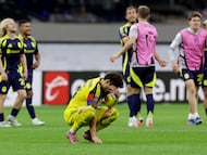 Soccer Football - CONCACAF Champions Cup - Quarter Final - Second Leg - Club America v Nashville SC - Estadio Ciudad de Mexico, Mexico City, Mexico - April 14, 2026 Club America's Raphael Veiga looks dejected after the match REUTERS/Henry Romero