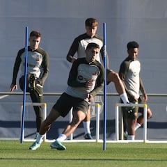 Cancelo, Pedri e Iñigo Martínez viajan a Arabia sin el alta médica