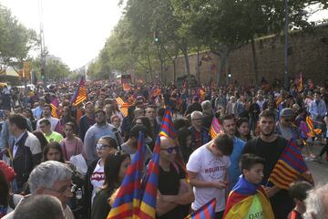 Barça's open-top bus parade after Liga-Copa double