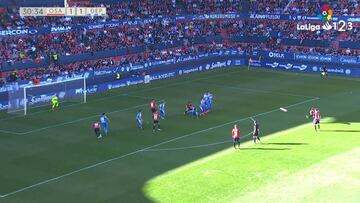 Juninho Pernambucano se apareció en Pamplona: atención al detalle técnico en el golpeo