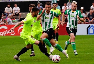 El Racing culmina con victoria y un muro entre palos