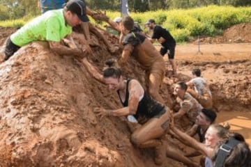 Tel Aviv celebra la divertida carrera The Mud Day