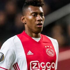 Así están los colombianos del Ajax tras la salida de Dávinson