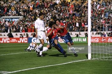 Otro grito de gol en Francia. Esta vez, acompañado de Iván Zamorano, una dupla dorada del fútbol chileno. 