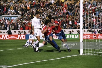 Otro grito de gol en Francia. Esta vez, acompañado de Iván Zamorano, una dupla dorada del fútbol chileno. 