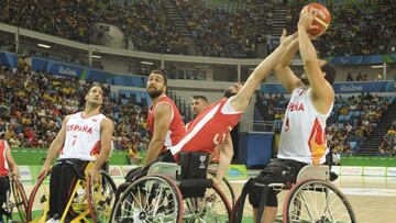 España gana a Australia y tiene opciones de pasar a cuartos