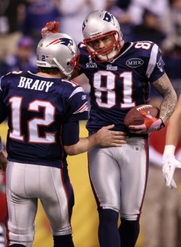 Pese a que los números de Gronk eran mejores, Hernandez también estaba siempre en el punto de mira de Tom Brady. En las tres temporadas que jugó con los Patriots, sumó un total de 175 recepciones para 1.956 yardas y 18 touchdowns, siendo uno de los cinco mejores de la liga en su puesto.