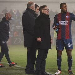 El Huesca bajo en defensas