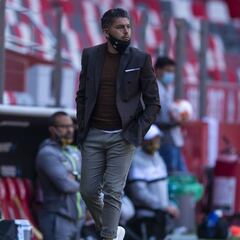 Morales inconforme con el arbitraje en el partido ante Tigres