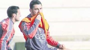 <b>A PUNTO. </b>Gorka Brit ya sabe lo que es entrenar con el peto de los titulares.