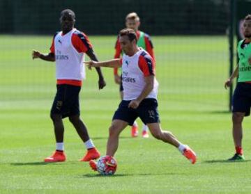 Arsenal trabaja duro antes de enfrentar a Newcastle.