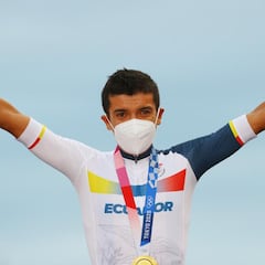 Tokyo Recap: Carapaz strikes gold while Murray channels Rio