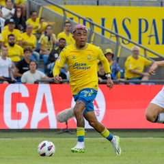 Julián Araujo apunta a un regreso con el Barcelona