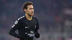 Neymar soluciona sus problemas personales y vuela hoy a París