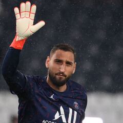 Bergomi: "Nunca entenderé la decisión de Donnarumma..."