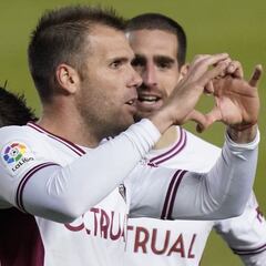 Ortuño tira del carro del Albacete