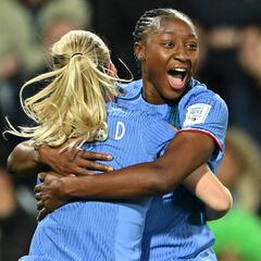 Diani y Le Sommer se dan un festín