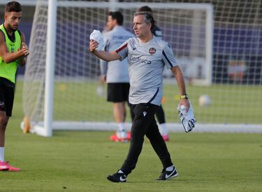 El Levante de Javier Pereira echa a rodar en Bu?ol