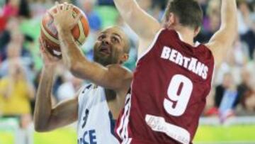 Francia rubrica su pase a cuartos