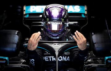 Hamilton firm¨® una sensacional pole, la segunda consecutiva en esta temporada, con una d¨¦cima de ventaja sobre su compa?ero, Valtteri Bottas.