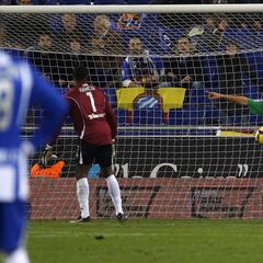 Sergio Canales vuelve loca a la defensa del Espanyol