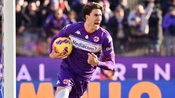 Vlahovic seduce a Xavi