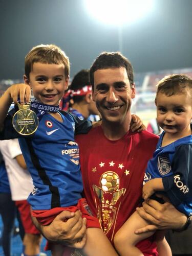 Guantes vizcaínos en Malasia