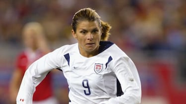 How many Olympic medals did Mia Hamm win?