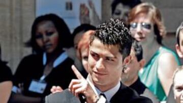 <b>CONFIADO. </b>Cristiano ya le ha comunicado al Madrid que logrará salir del Manchester.