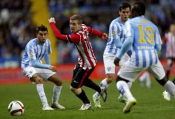 Iker Muniain con Ricardo Horta y Juanmi.