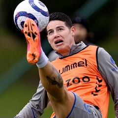 Ancelotti confirma las bajas de James y Mina ante Aston Villa