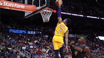 Los Lakers no dejan que Dwight Howard (31+11) siga invicto