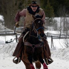 Skijoring: la fusión entre carreras de caballos y esquí