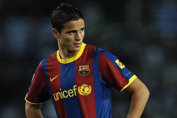 El mediocampista originario de Utrecht ganó cuatro títulos de liga con el PSV Eindhoven y una copa de Holanda. En 2010, Afellay llegó a Barcelona, pero, a lo largo de tres temporadas no pudo consolidarse. El futbolista deambuló por Schalke 04, Stoke City y Olympiacos. Para la campaña 19/20, el atacante volvió a los Granjeros.   