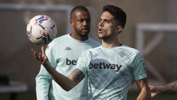 Bartra, en un entrenamiento. 