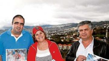 <b>LA FAMILIA. </b>Dolores Aveiro y el padrino de Cristiano, Fernao (derecha), posaron para AS en Funchal.