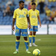 Aprobados y suspensos: Viera y Valles mantienen a Las Palmas en la pugna de la promoción