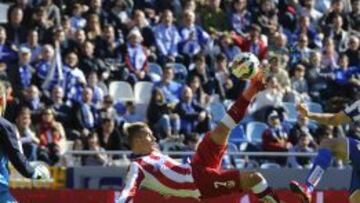 Griezmann marcó ante el Deportivo el año pasado dos tantos, uno un golazo, en una posición acrobática. Fue el mejor del Atlético.