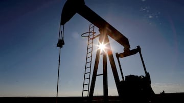 El petróleo amplía su subida. ¿Cuánto cuesta y a cuánto se cotiza un barril de crudo Brent y West Texas Intermediate (WTI) hoy, 12 de abril? Precios.