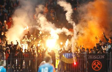 Los Ultras del Shakhtar Donetsk son nacionalistas ucranianos y sus grandes enemigos son  los ultras del Dinamo de Kiev.