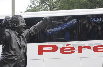 Los seguidores de ambos equipos se increparon mutuamente antes del derbi asturiano que ya se preveía tenso 