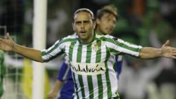 El delantero internacional Sergio García ha desechado hoy "definitivamente" toda posibilidad de abandonar el Real Betis, tras una reunión tenida con el director deportivo de la entidad, Manolo Momparlet, y el consejero delegado, Manuel Ruiz de Lopera, en el domicilio del máximo dirigente del club