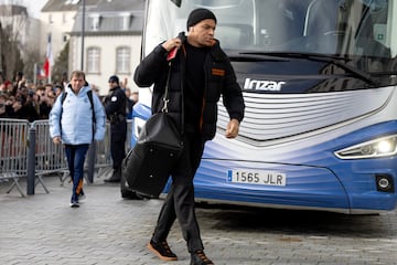 28/01/25 LLEGADA REAL MADRID KYLIAN MBAPPE JUGADOR PAISANO  VIAJE CHAMPIONS LEAGUE 