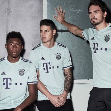 Nuevos colores en la segunda equipación del Bayern Múnich. James se quedará en el equipo alemán y usará esta hermosa camiseta en la temporada 2018/2019. Adidas informó que la camiseta del Bayern está compuesta de un verde menta