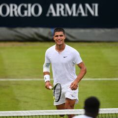 Alcaraz cae en su debut en hierba ante Tiafoe
