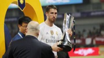 Ramos, capitán, sí recogió esta vez el trofeo de campeón