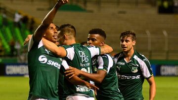 Jugadores del Deportivo Cali celebrando uno de los goles en el triunfo sobre Bol&iacute;var por la segunda fase de Copa Sudamericana 2018